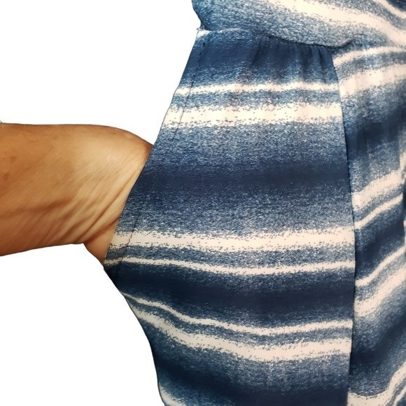 French Laundry Ombre Shades of Blue Razor Back Handkerchief Hem Size XL - Picture 4 of 13